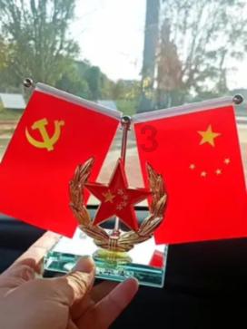 亚当玩高尔夫