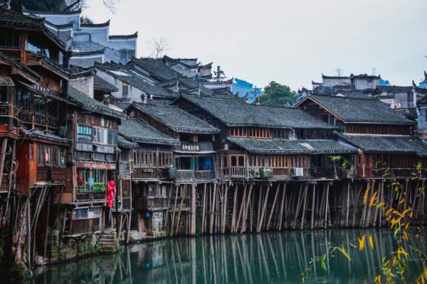 微软里程碑时刻！盘中市值达3万亿美元，成为第二个“3万亿俱乐部”成员